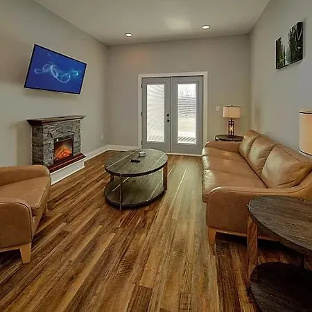 2Bd/#1 Town Place #1